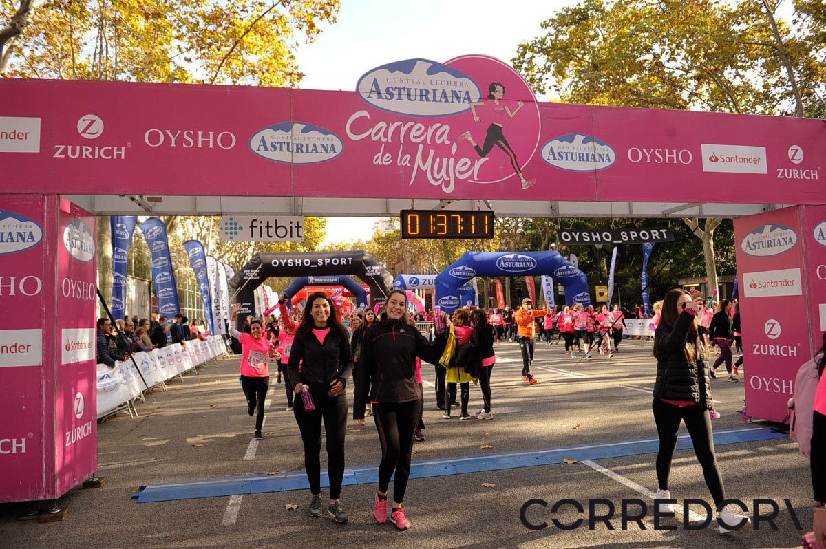 Llegada de la Carrera de la Mujer de Barcelona (ARCO IZQUIERDO 83(