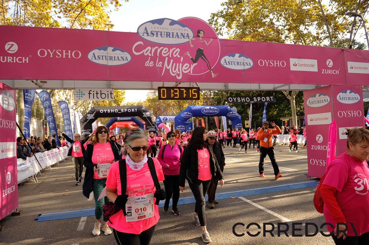 Llegada de la Carrera de la Mujer de Barcelona (ARCO IZQUIERDO 83(