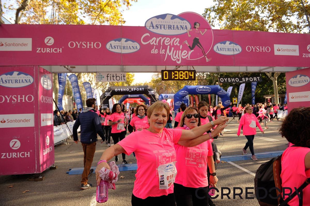 Llegada de la Carrera de la Mujer de Barcelona (ARCO IZQUIERDO 85)