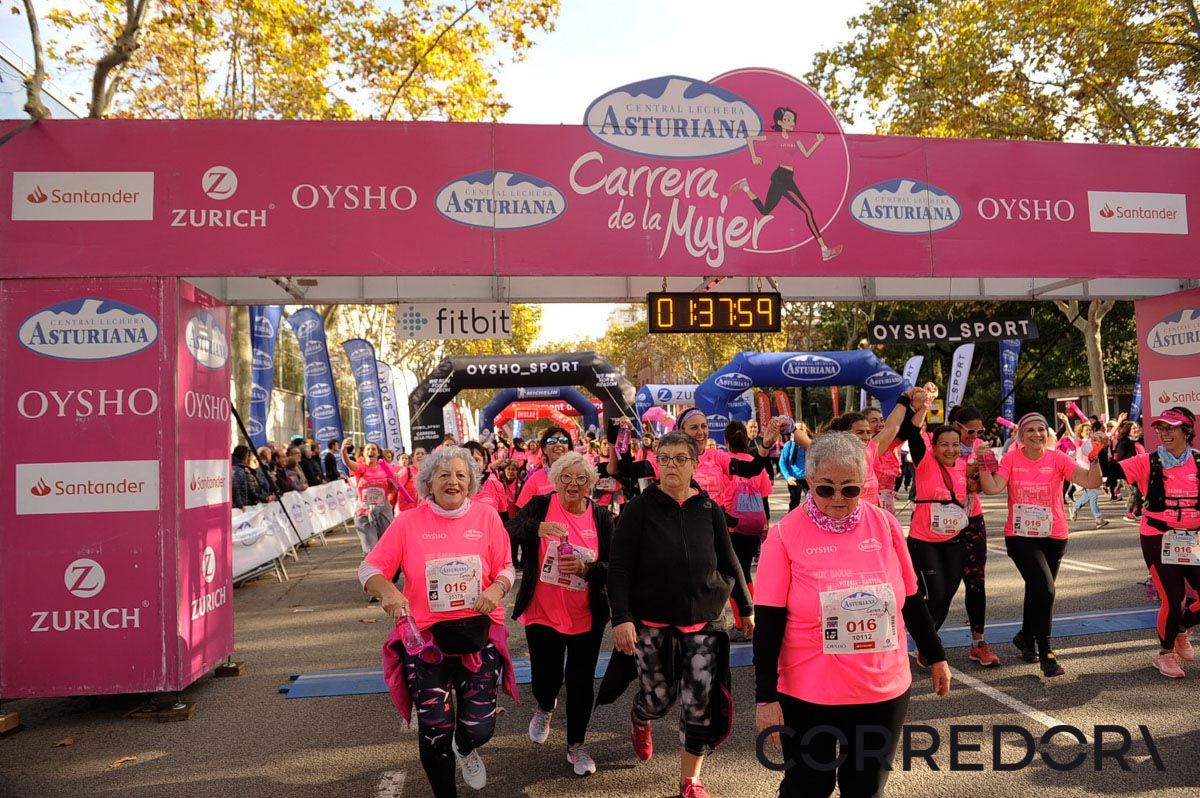 Llegada de la Carrera de la Mujer de Barcelona (ARCO IZQUIERDO 85)