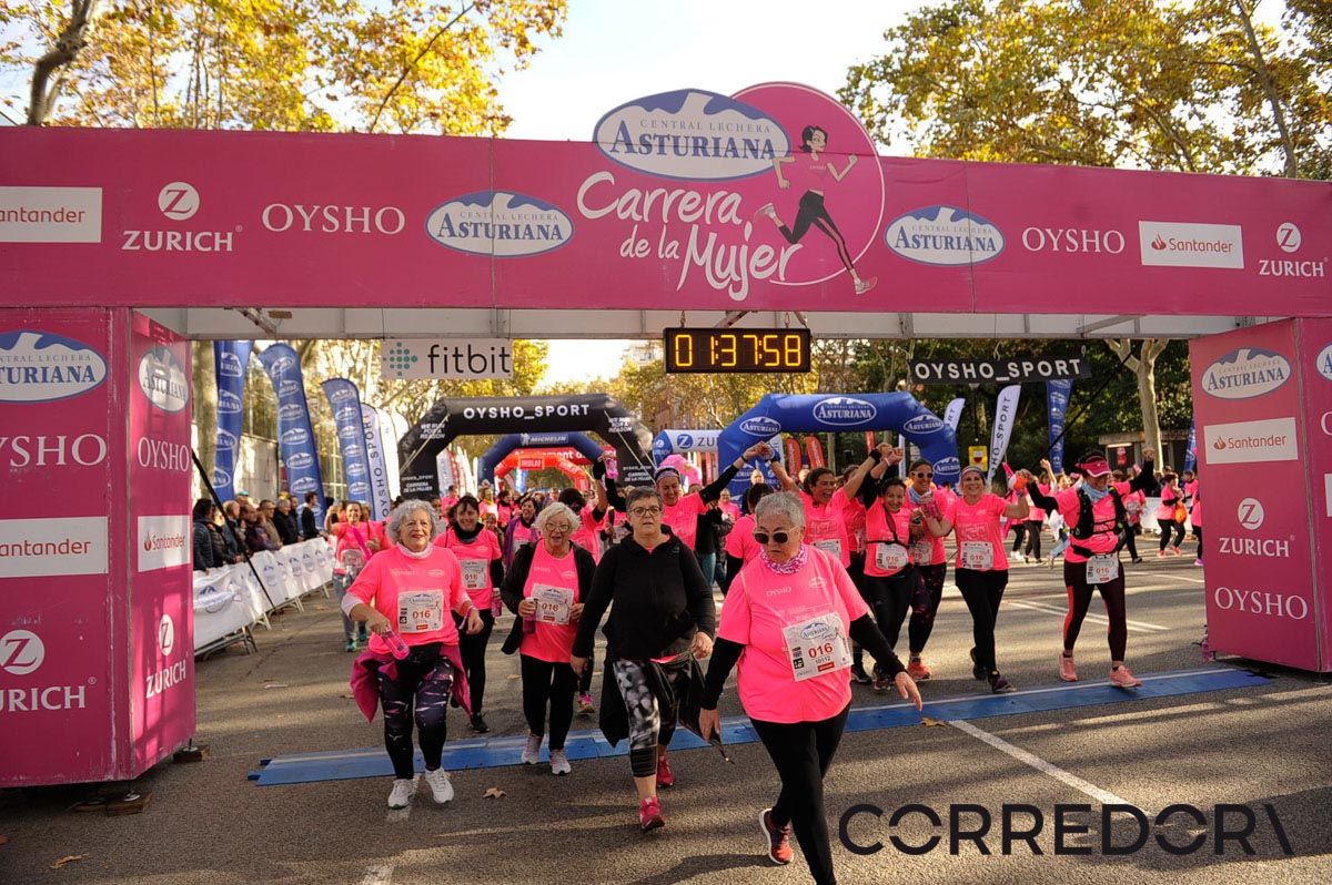 Llegada de la Carrera de la Mujer de Barcelona (ARCO IZQUIERDO 85)