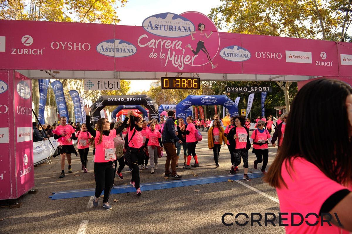 Llegada de la Carrera de la Mujer de Barcelona (ARCO IZQUIERDO 85)
