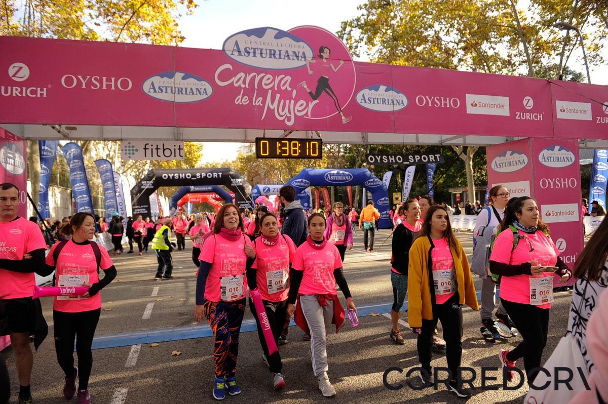 Llegada de la Carrera de la Mujer de Barcelona (ARCO IZQUIERDO 85)