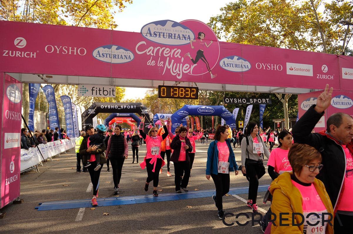 Llegada de la Carrera de la Mujer de Barcelona (ARCO IZQUIERDO 85)