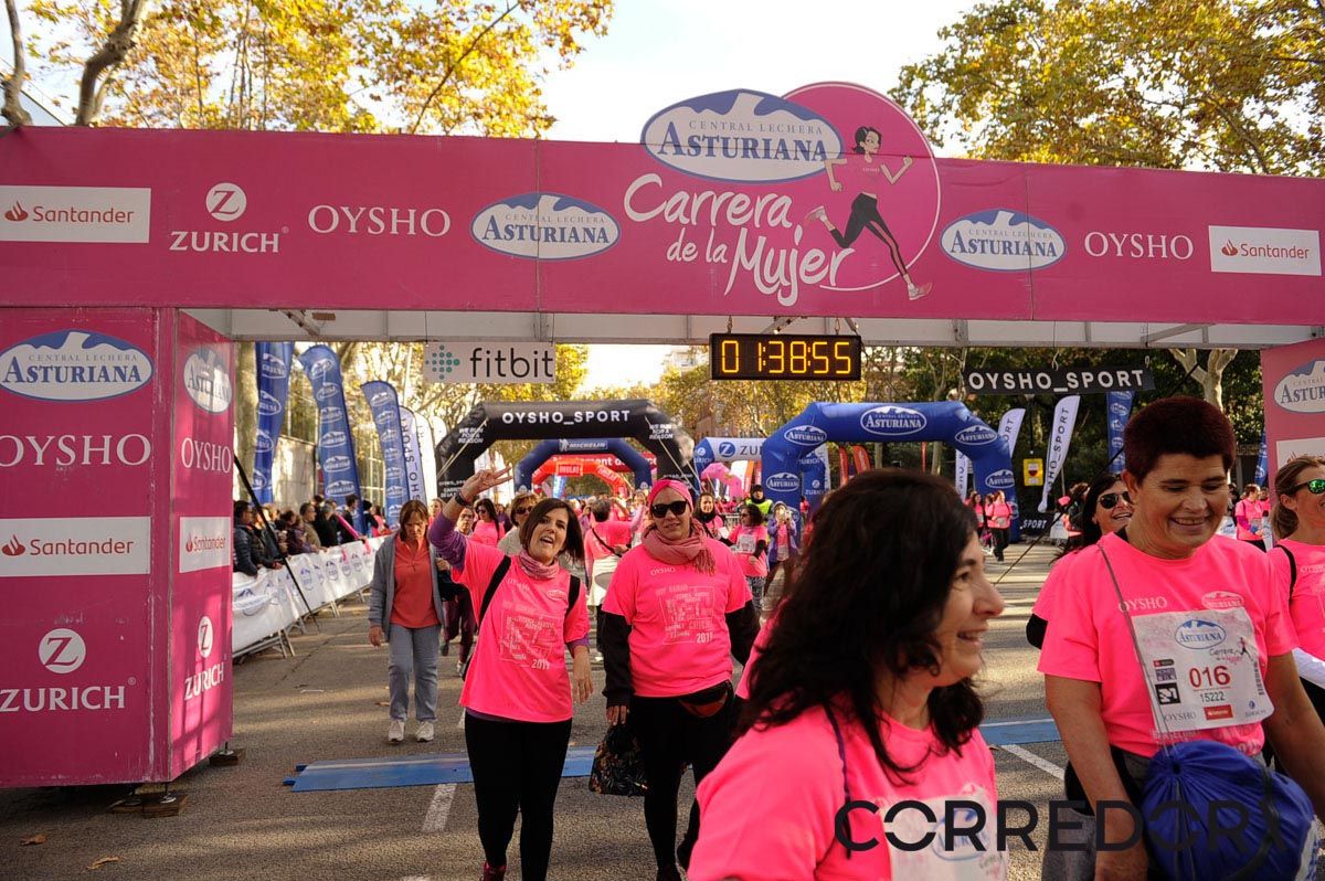 Llegada de la Carrera de la Mujer de Barcelona (ARCO IZQUIERDO 86)