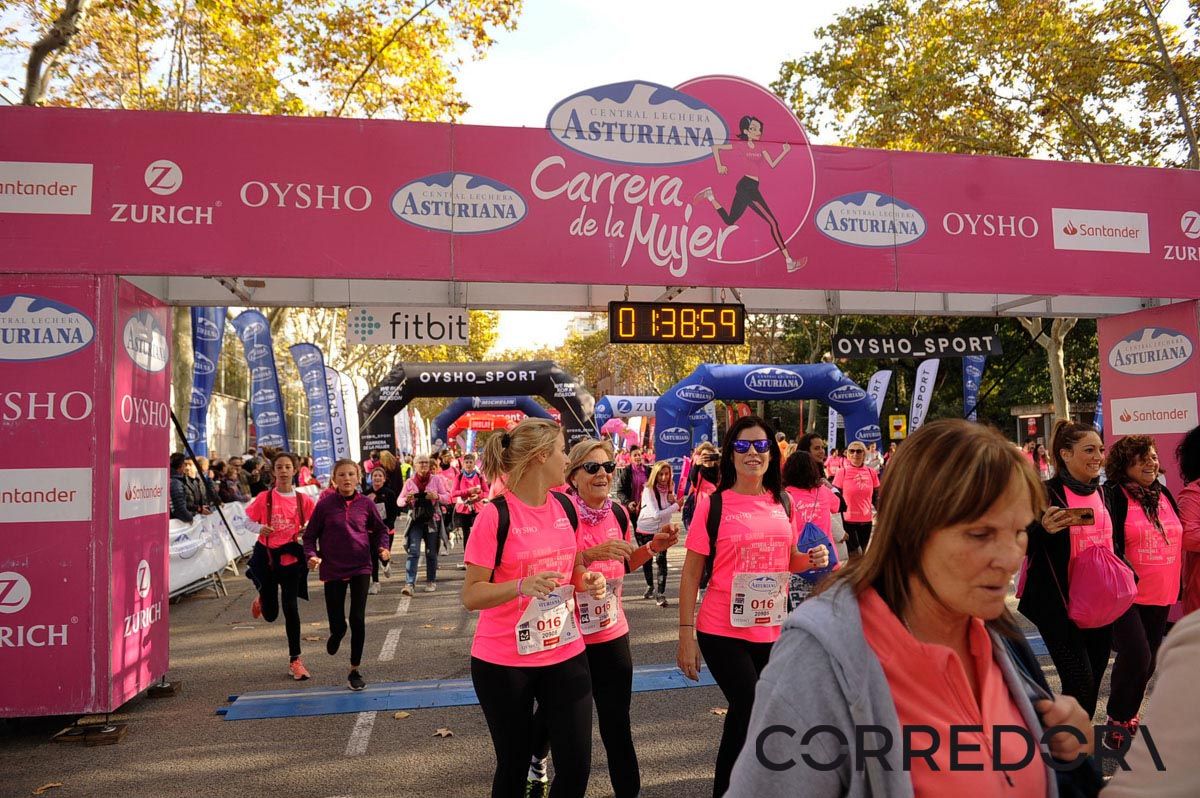 Llegada de la Carrera de la Mujer de Barcelona (ARCO IZQUIERDO 86)