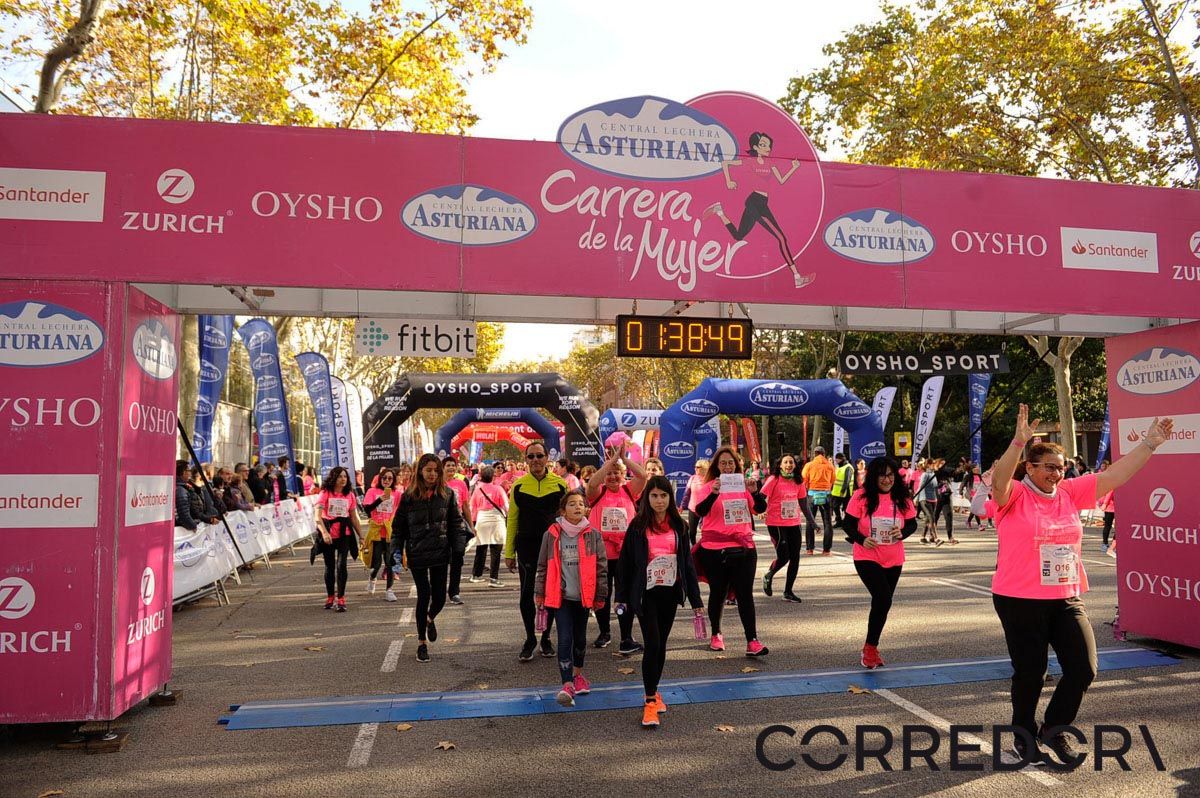 Llegada de la Carrera de la Mujer de Barcelona (ARCO IZQUIERDO 86)