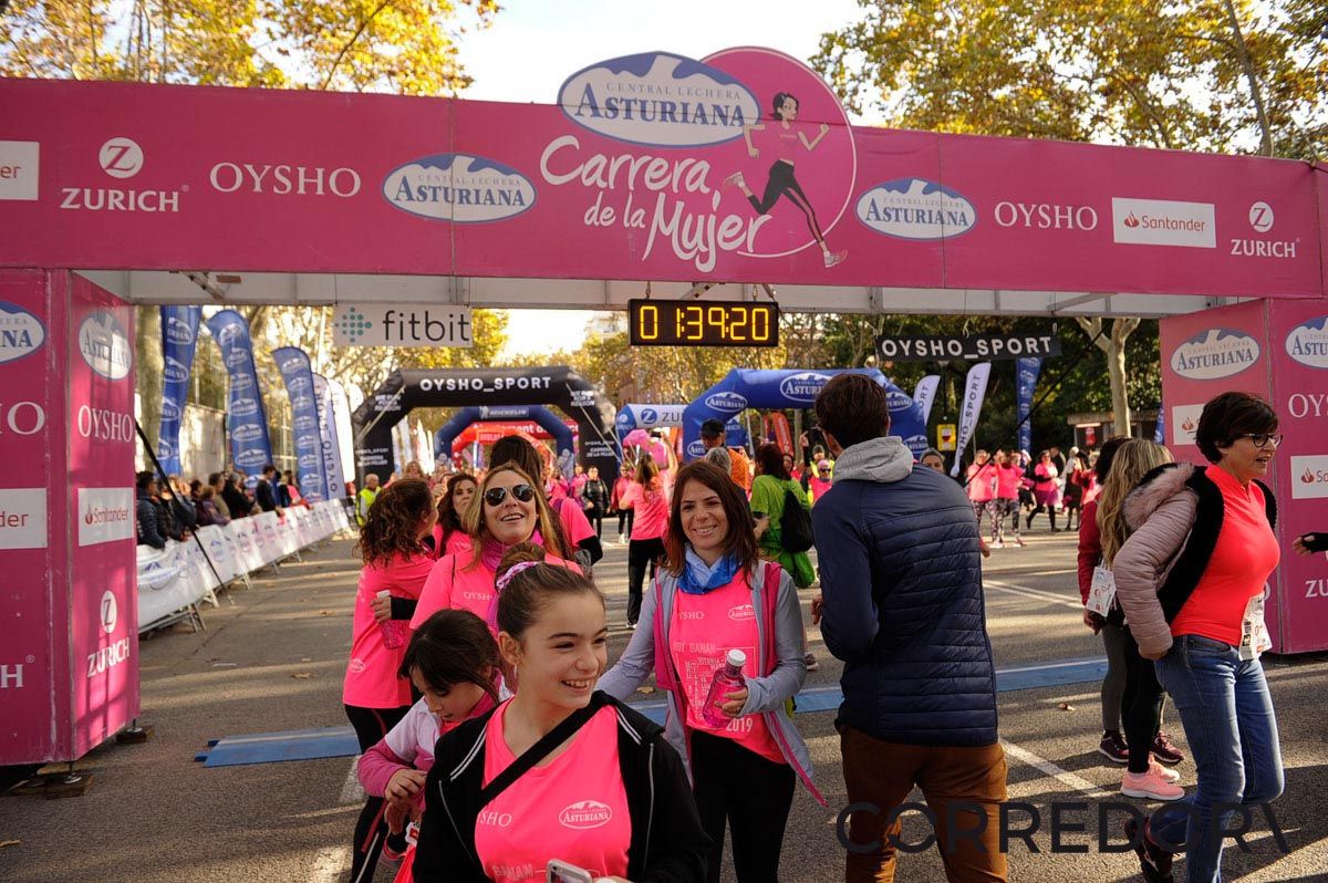 Llegada de la Carrera de la Mujer de Barcelona (ARCO IZQUIERDO 87)