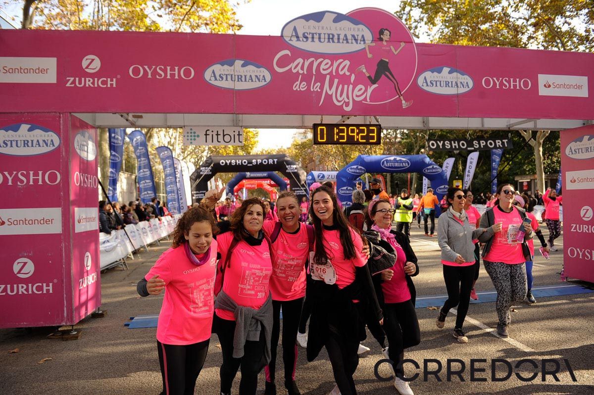 Llegada de la Carrera de la Mujer de Barcelona (ARCO IZQUIERDO 87)