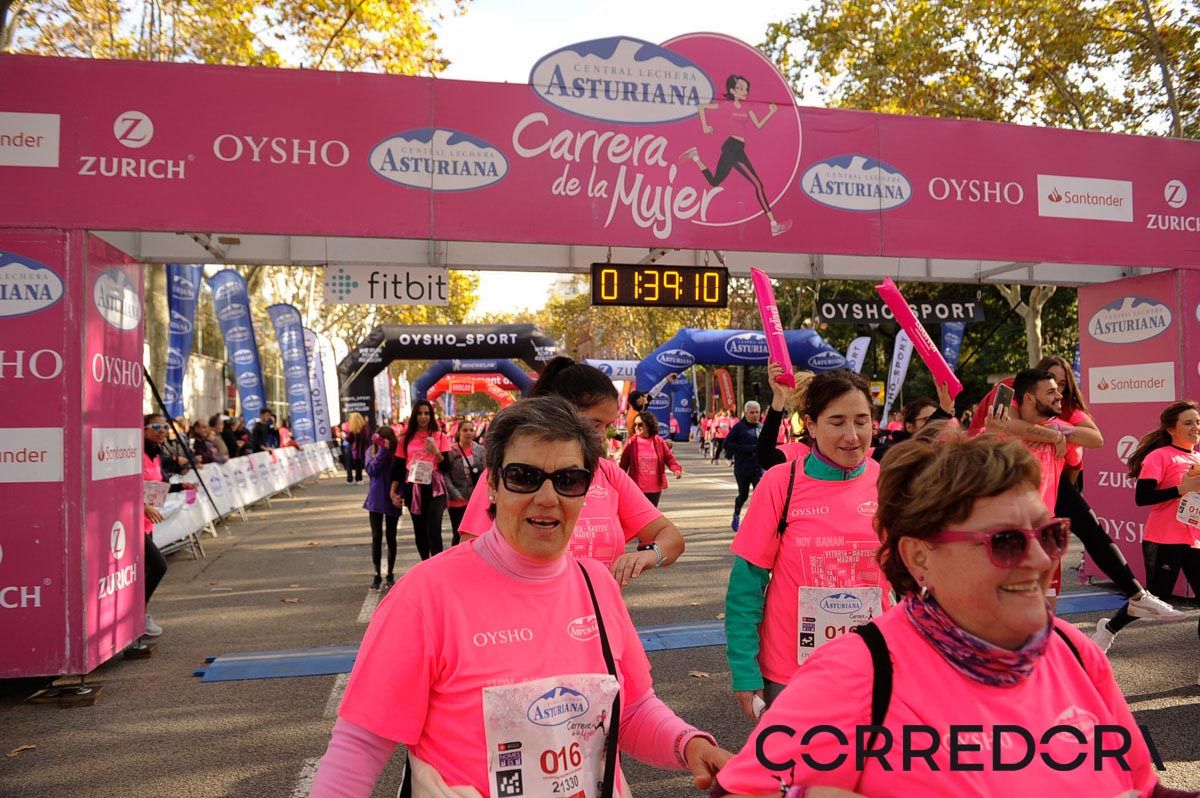 Llegada de la Carrera de la Mujer de Barcelona (ARCO IZQUIERDO 86)