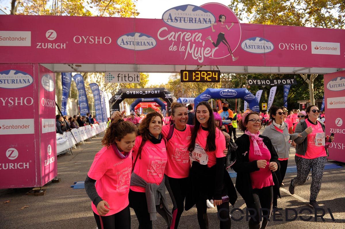 Llegada de la Carrera de la Mujer de Barcelona (ARCO IZQUIERDO 87)
