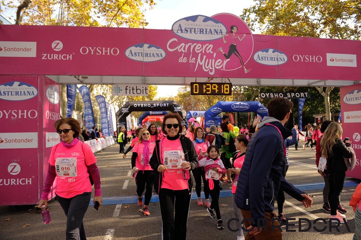 Llegada de la Carrera de la Mujer de Barcelona (ARCO IZQUIERDO 86)