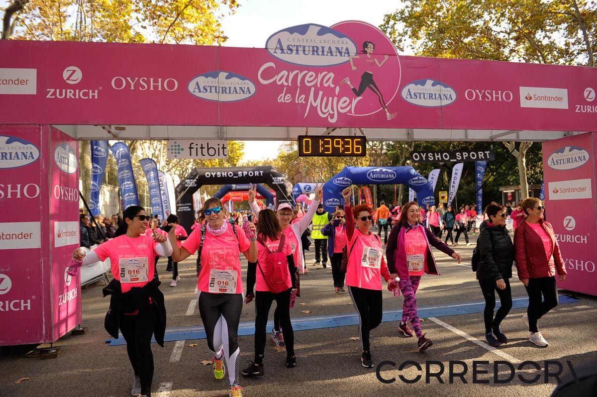 Llegada de la Carrera de la Mujer de Barcelona (ARCO IZQUIERDO 87)