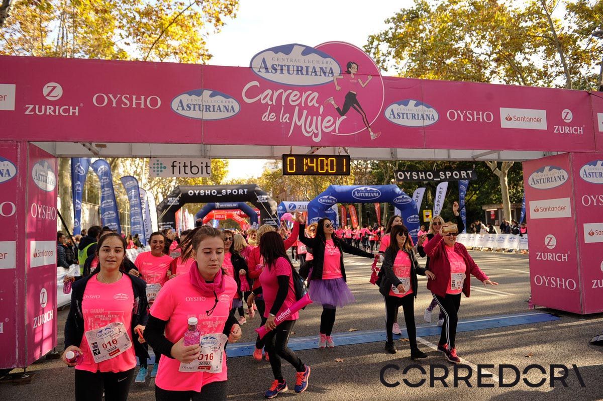 Llegada de la Carrera de la Mujer de Barcelona (ARCO IZQUIERDO 87)