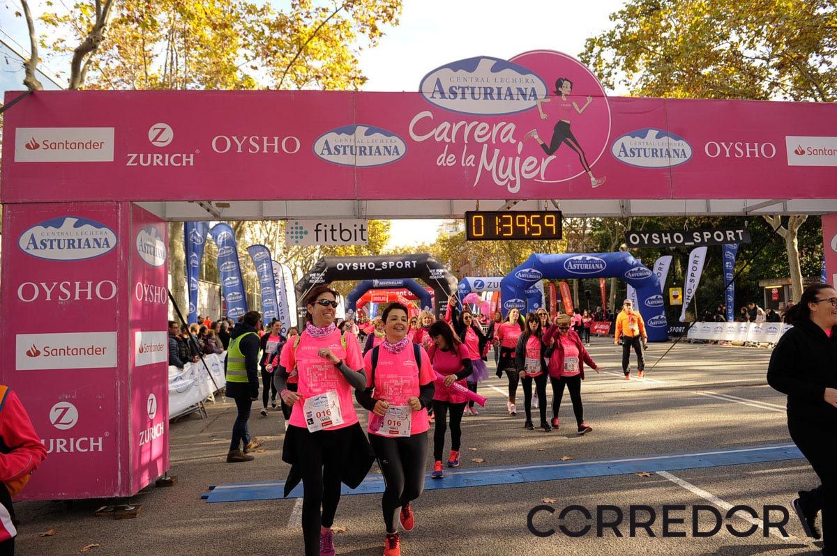 Llegada de la Carrera de la Mujer de Barcelona (ARCO IZQUIERDO 87)