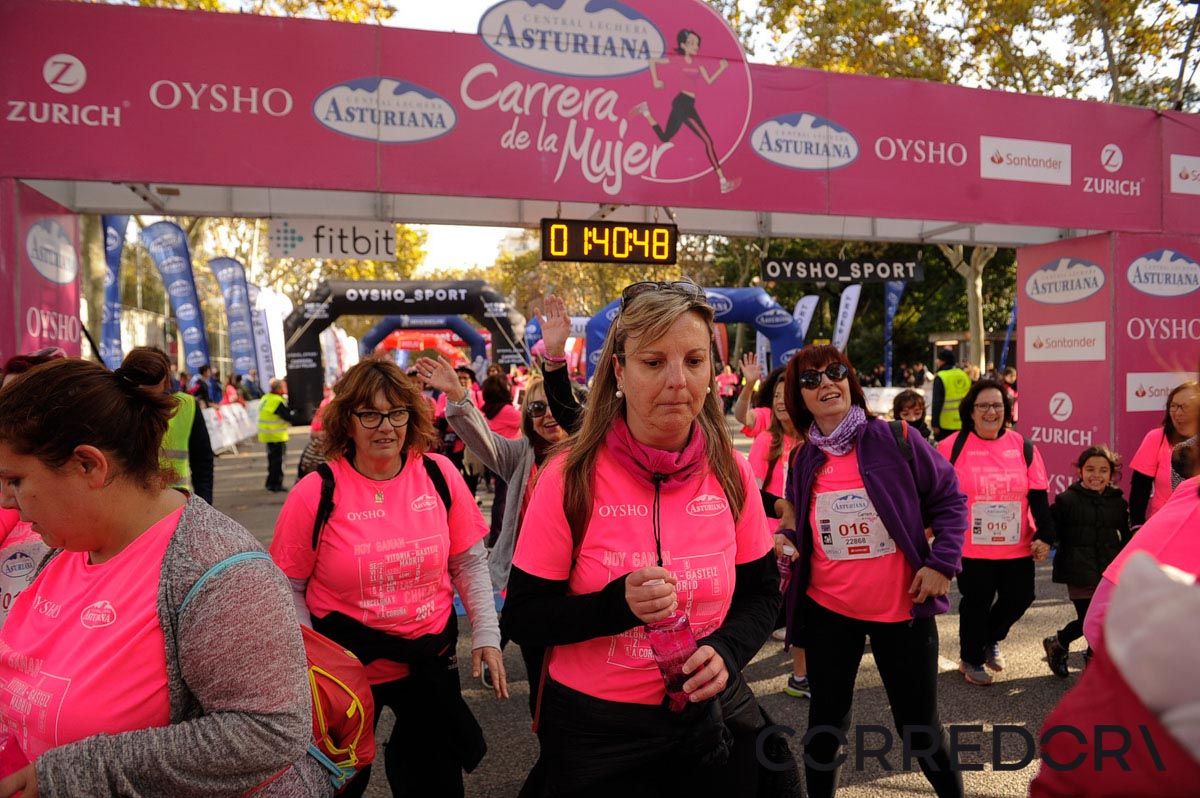 Llegada de la Carrera de la Mujer de Barcelona (ARCO IZQUIERDO 89)