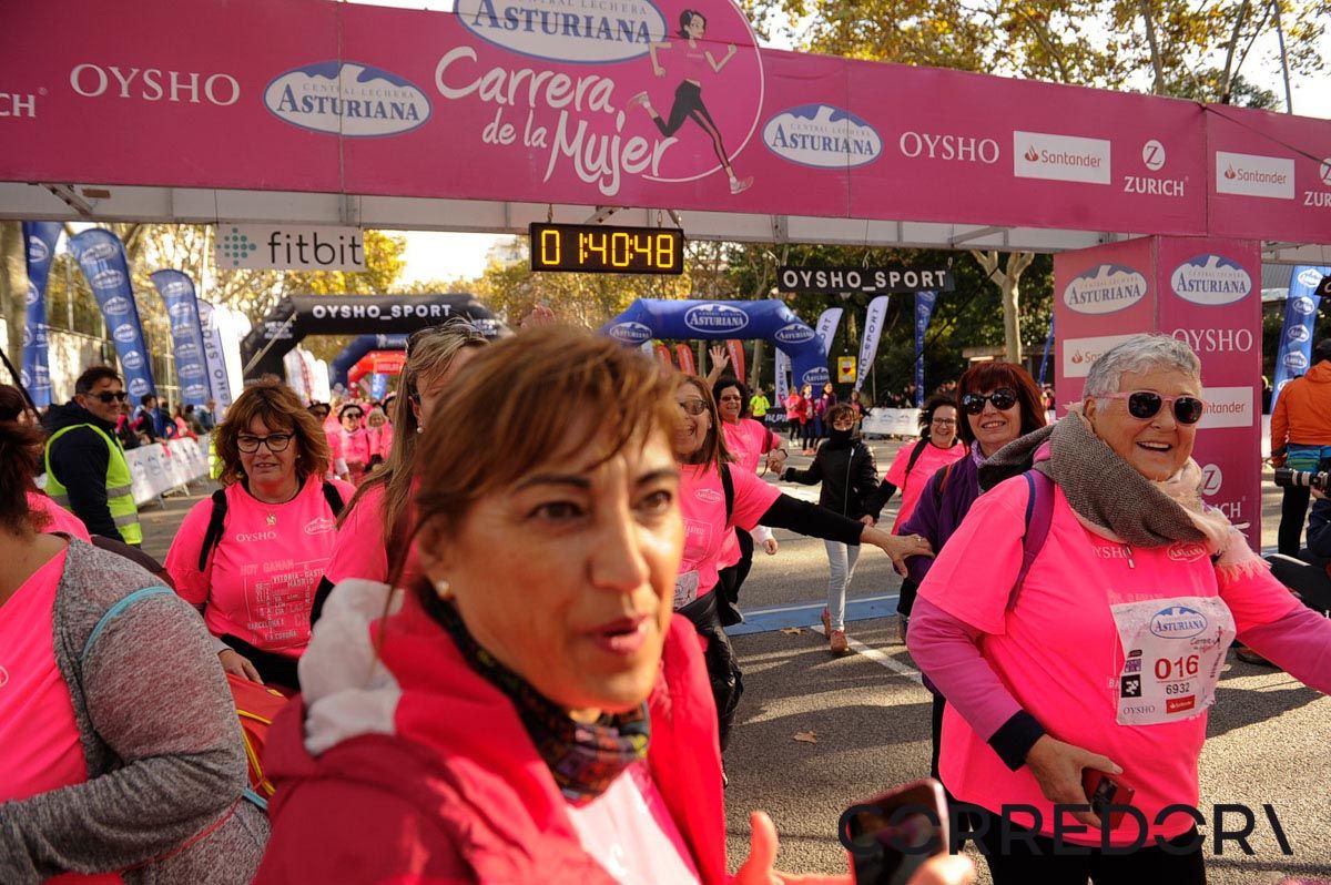 Llegada de la Carrera de la Mujer de Barcelona (ARCO IZQUIERDO 89)