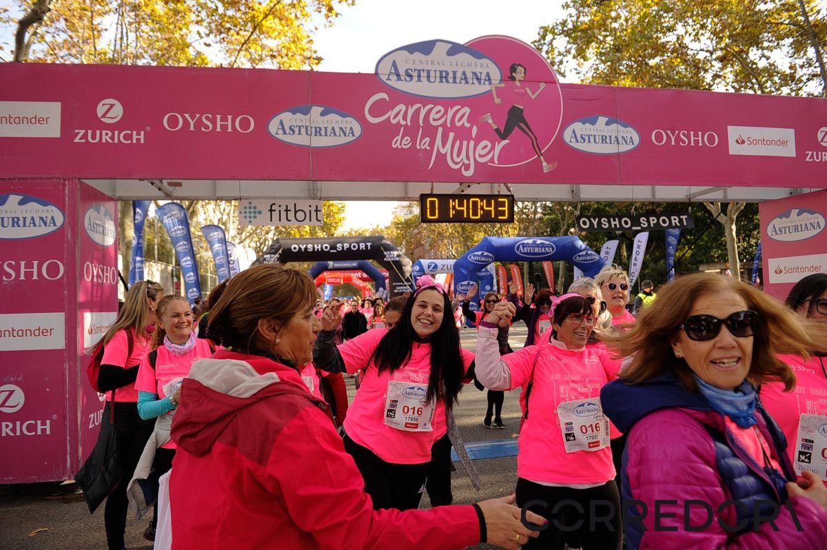 Llegada de la Carrera de la Mujer de Barcelona (ARCO IZQUIERDO 89)