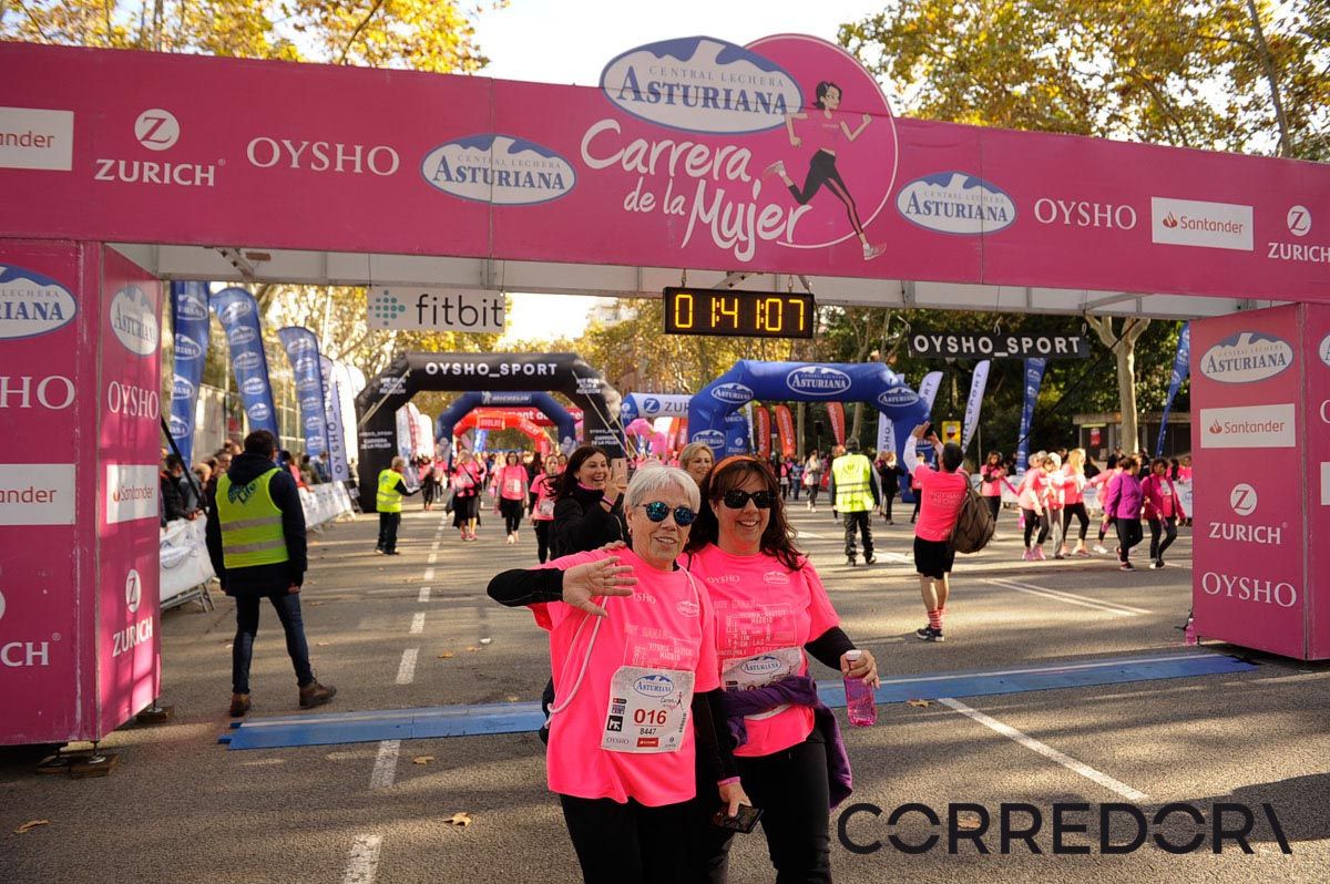 Llegada de la Carrera de la Mujer de Barcelona (ARCO IZQUIERDO 89)