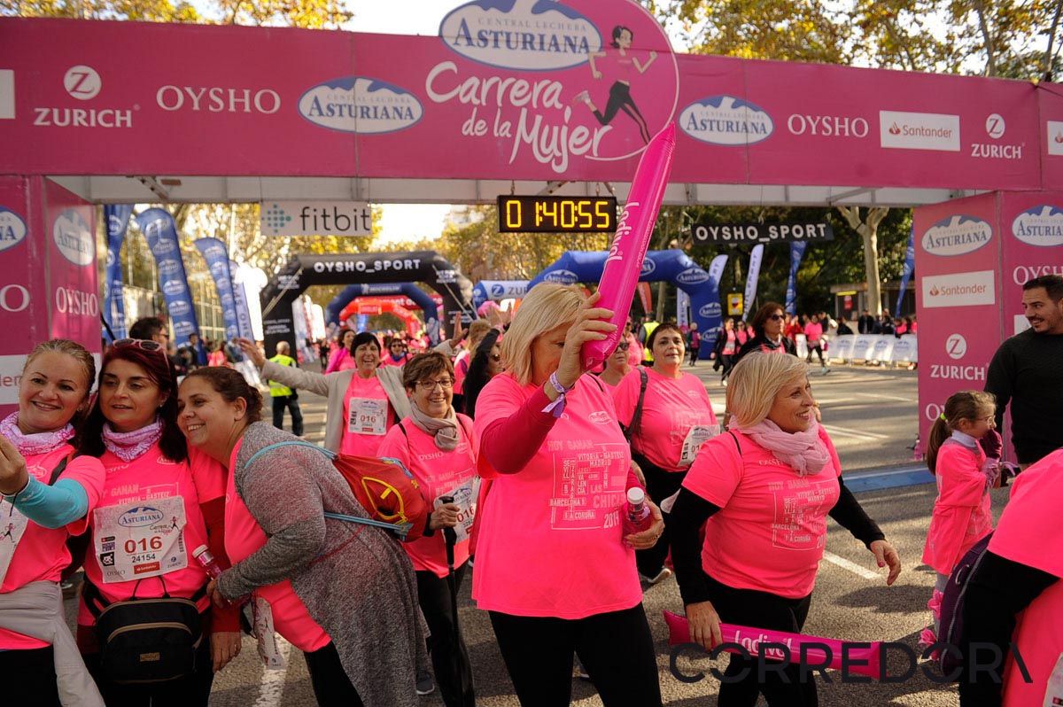 Llegada de la Carrera de la Mujer de Barcelona (ARCO IZQUIERDO 89)