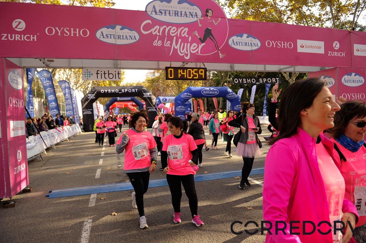 Llegada de la Carrera de la Mujer de Barcelona (ARCO IZQUIERDO 89)