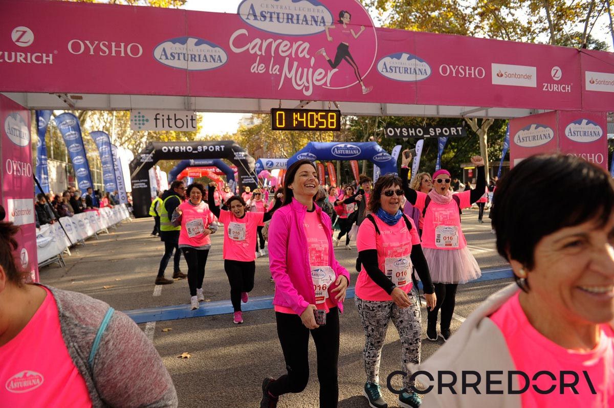 Llegada de la Carrera de la Mujer de Barcelona (ARCO IZQUIERDO 89)