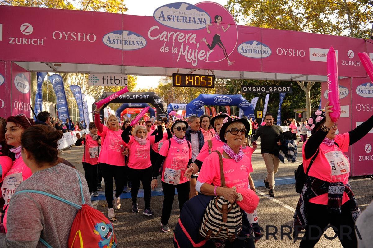 Llegada de la Carrera de la Mujer de Barcelona (ARCO IZQUIERDO 89)