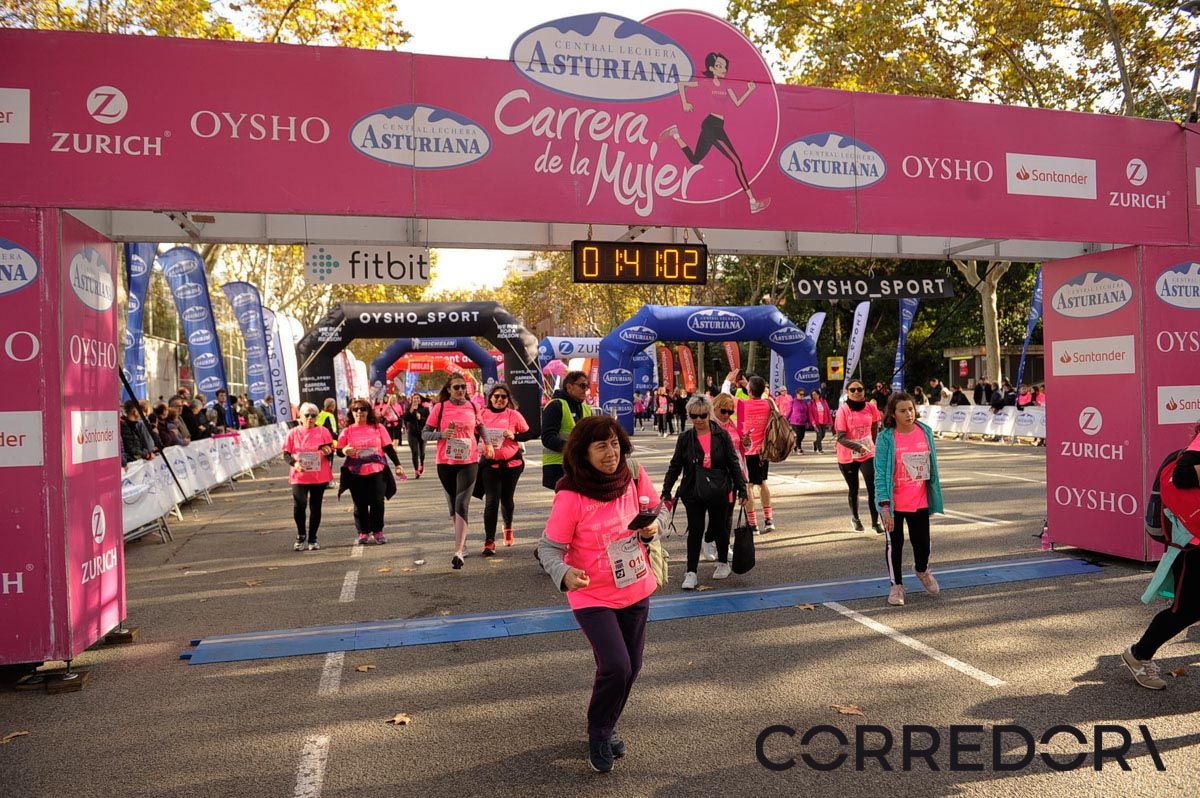 Llegada de la Carrera de la Mujer de Barcelona (ARCO IZQUIERDO 89)