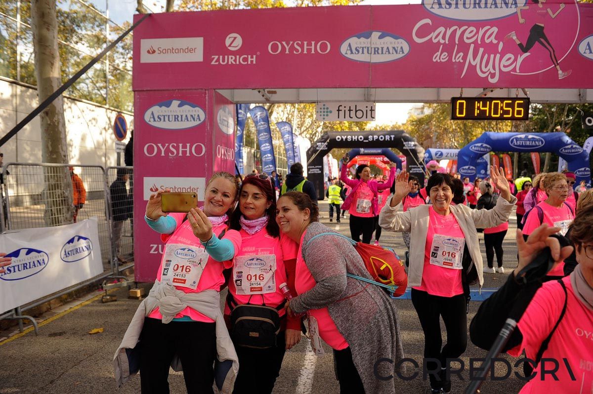Llegada de la Carrera de la Mujer de Barcelona (ARCO IZQUIERDO 89)