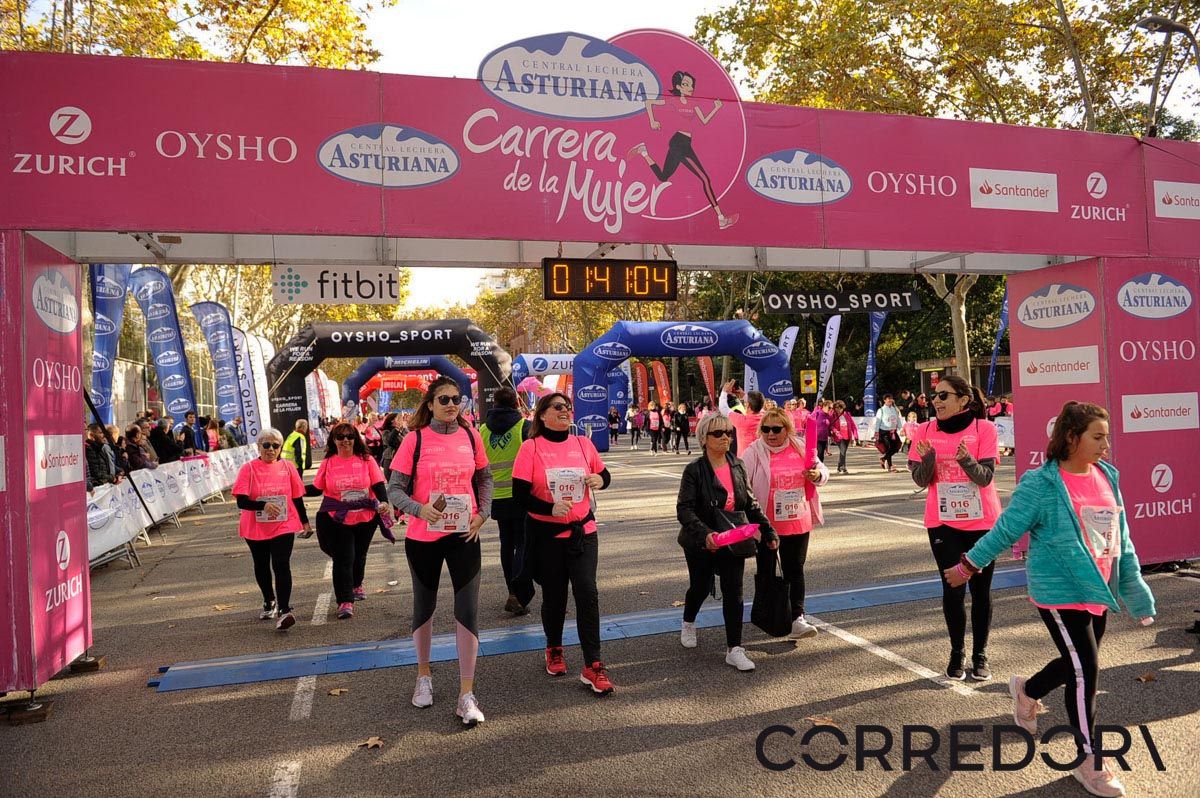 Llegada de la Carrera de la Mujer de Barcelona (ARCO IZQUIERDO 89)