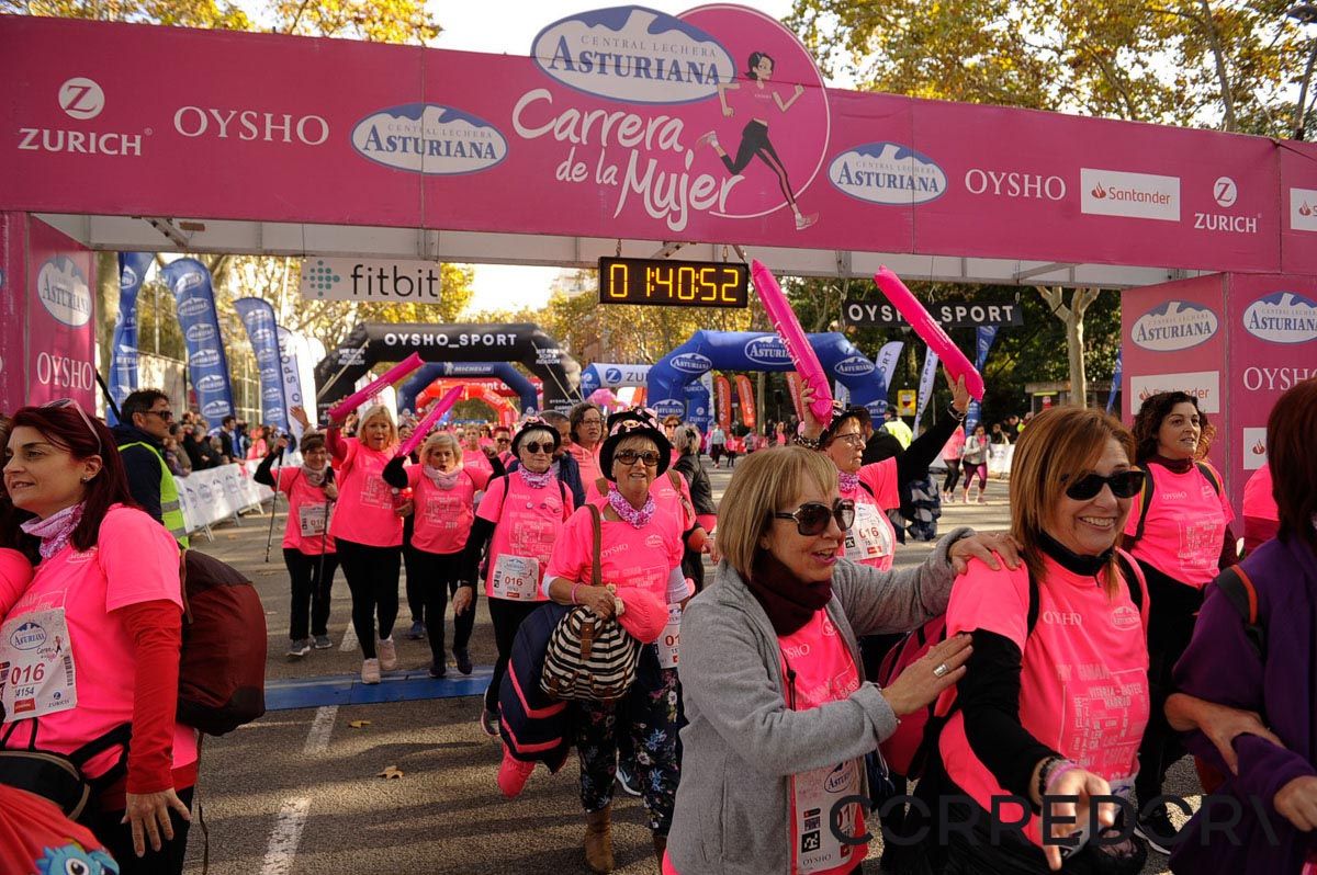 Llegada de la Carrera de la Mujer de Barcelona (ARCO IZQUIERDO 89)