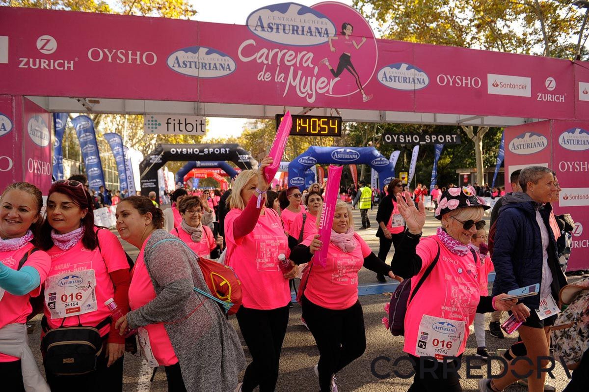 Llegada de la Carrera de la Mujer de Barcelona (ARCO IZQUIERDO 89)