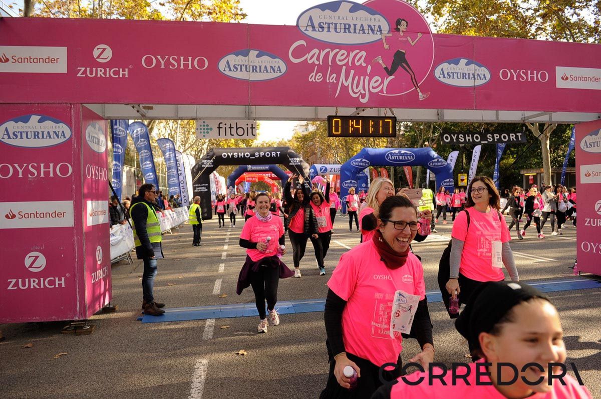 Llegada de la Carrera de la Mujer de Barcelona (ARCO IZQUIERDO 89)