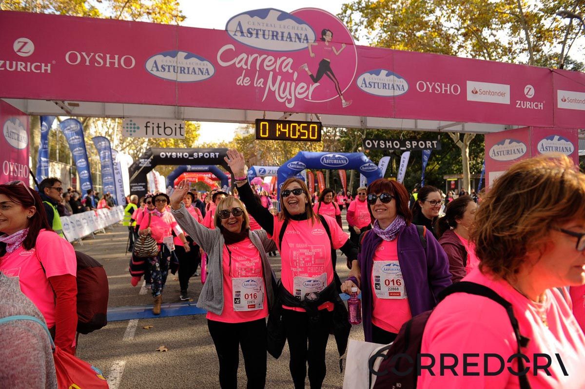 Llegada de la Carrera de la Mujer de Barcelona (ARCO IZQUIERDO 89)