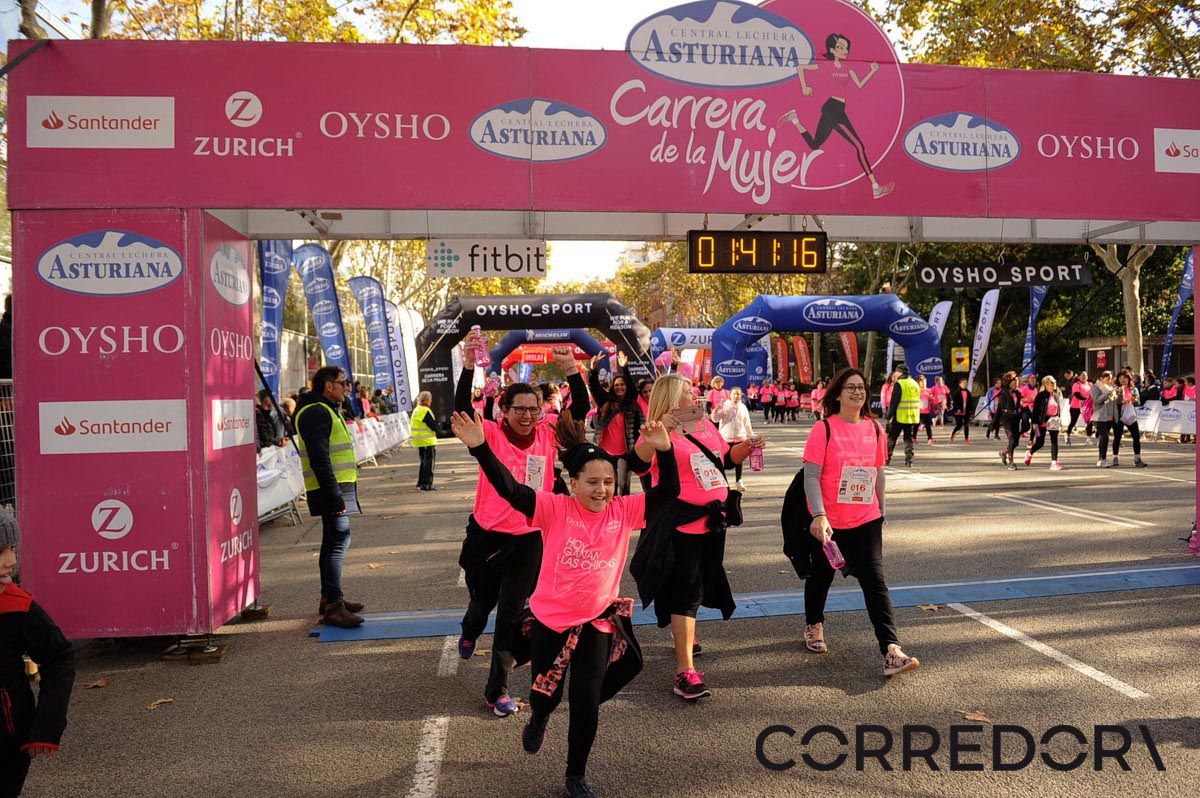 Llegada de la Carrera de la Mujer de Barcelona (ARCO IZQUIERDO 89)