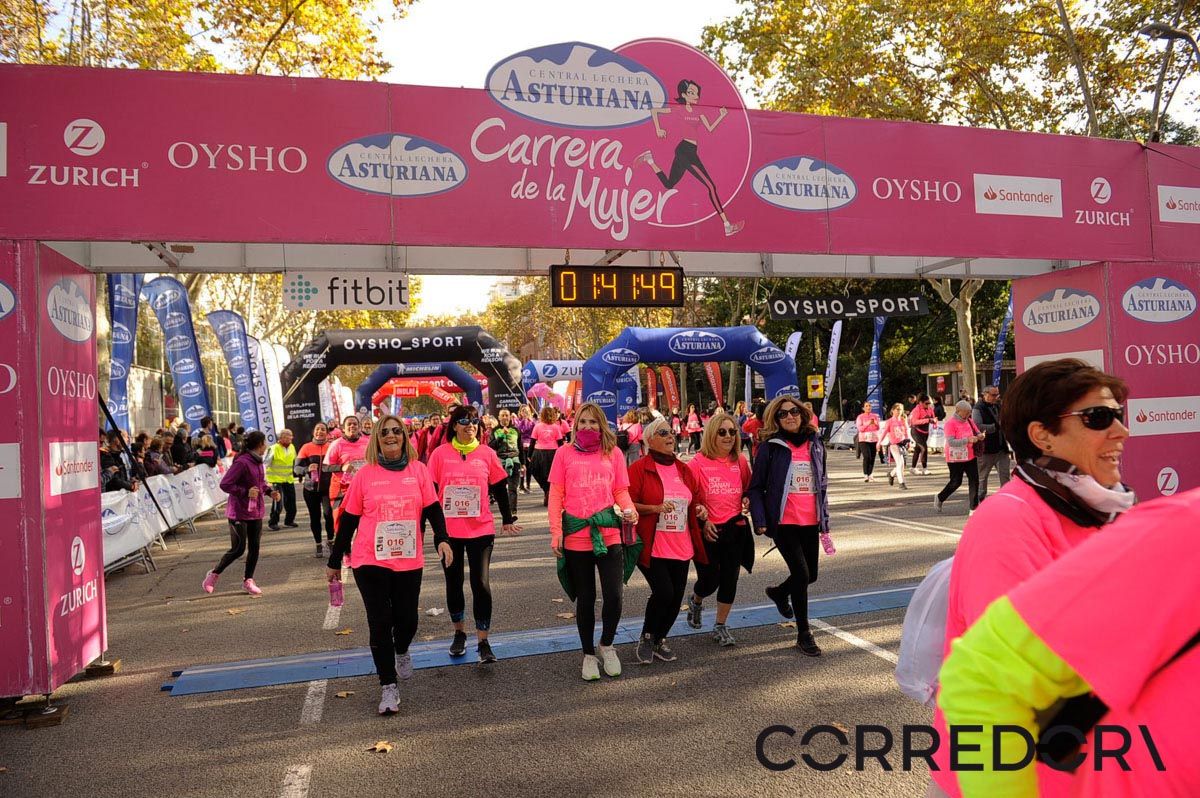 Llegada de la Carrera de la Mujer de Barcelona (ARCO IZQUIERDO 90)