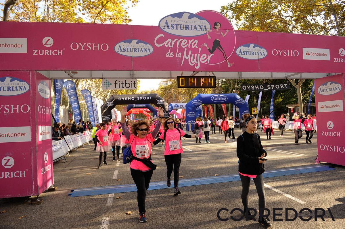 Llegada de la Carrera de la Mujer de Barcelona (ARCO IZQUIERDO 89)