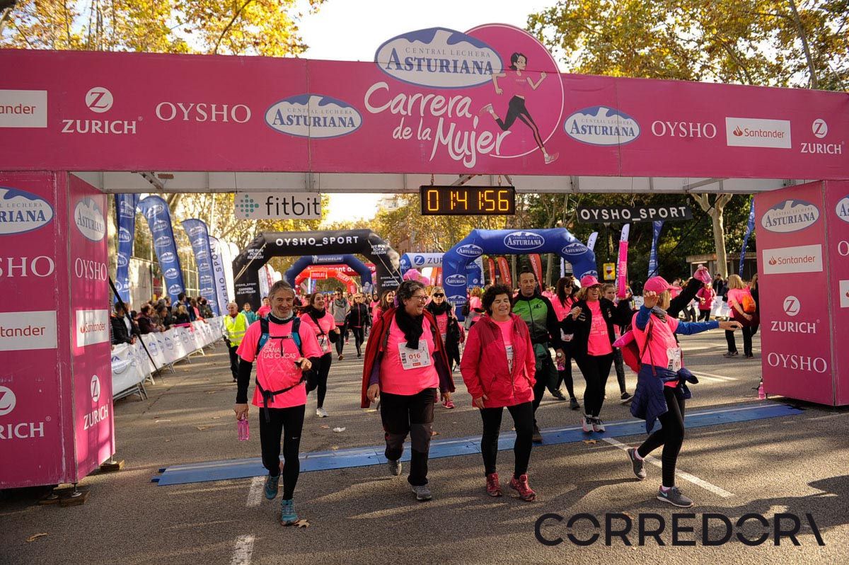 Llegada de la Carrera de la Mujer de Barcelona (ARCO IZQUIERDO 90)