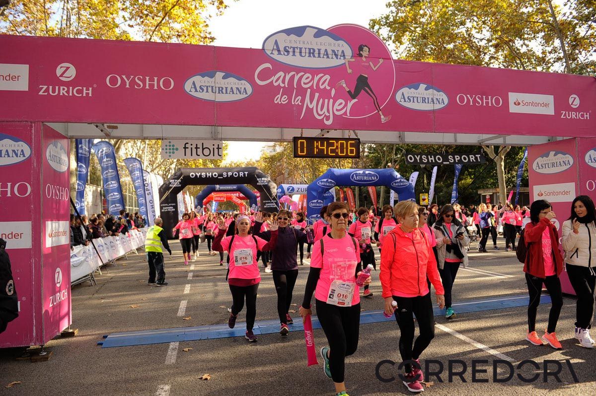 Llegada de la Carrera de la Mujer de Barcelona (ARCO IZQUIERDO 90)