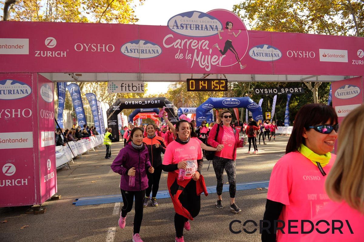 Llegada de la Carrera de la Mujer de Barcelona (ARCO IZQUIERDO 90)