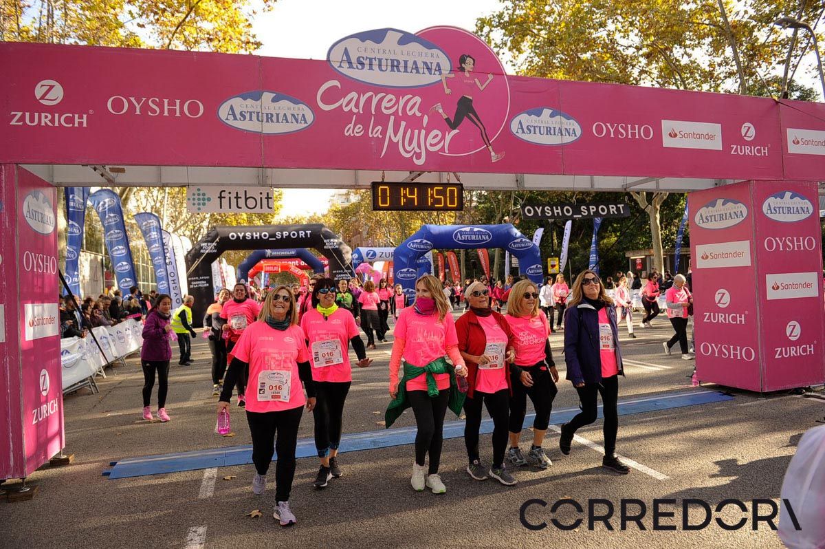 Llegada de la Carrera de la Mujer de Barcelona (ARCO IZQUIERDO 90)