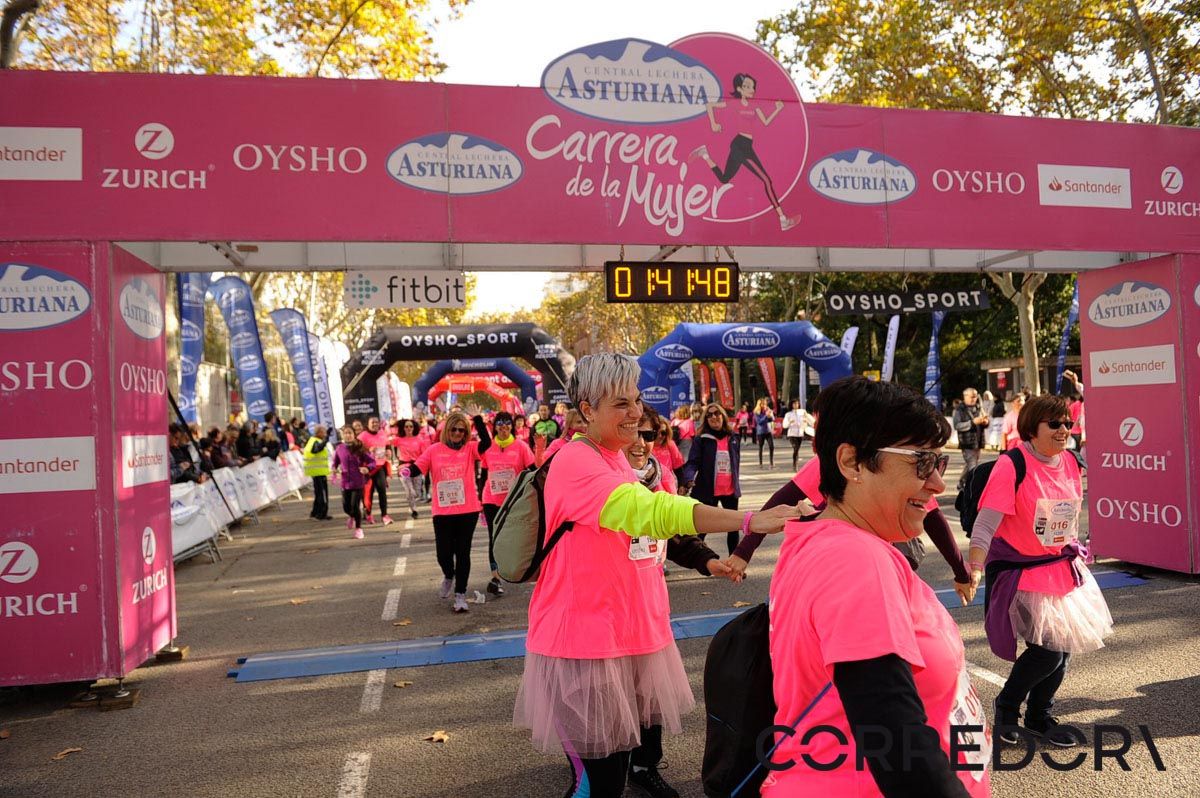 Llegada de la Carrera de la Mujer de Barcelona (ARCO IZQUIERDO 90)