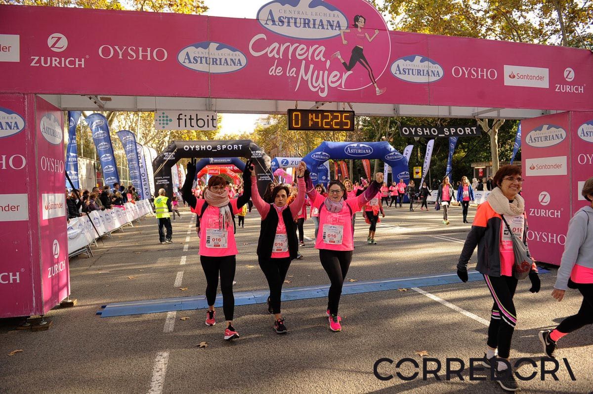 Llegada de la Carrera de la Mujer de Barcelona (ARCO IZQUIERDO 90)