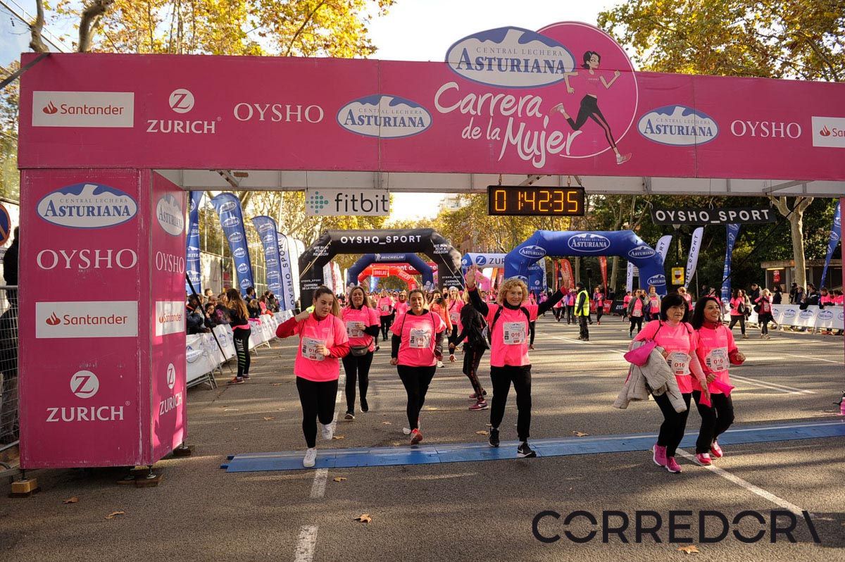 Llegada de la Carrera de la Mujer de Barcelona (ARCO IZQUIERDO 91)