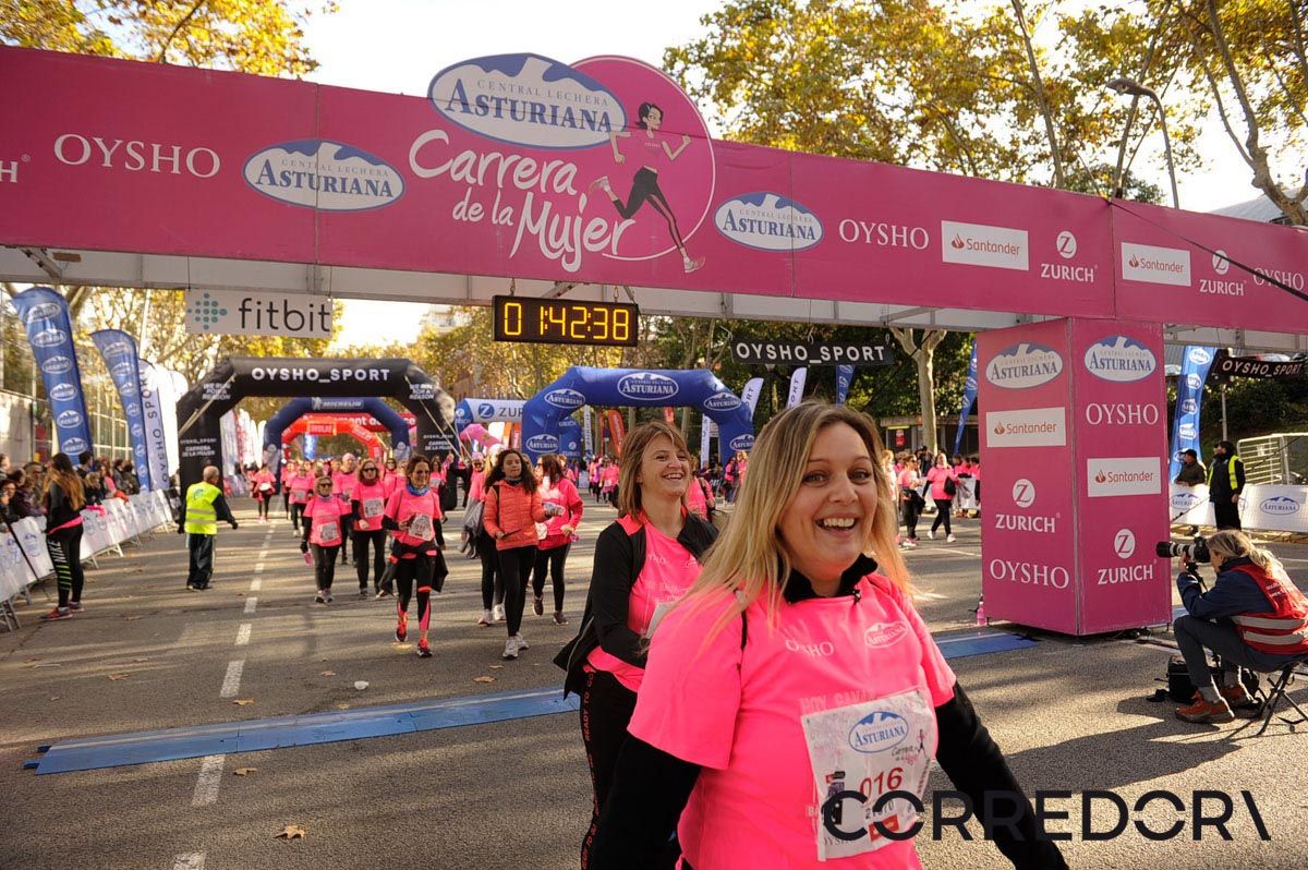 Llegada de la Carrera de la Mujer de Barcelona (ARCO IZQUIERDO 91)