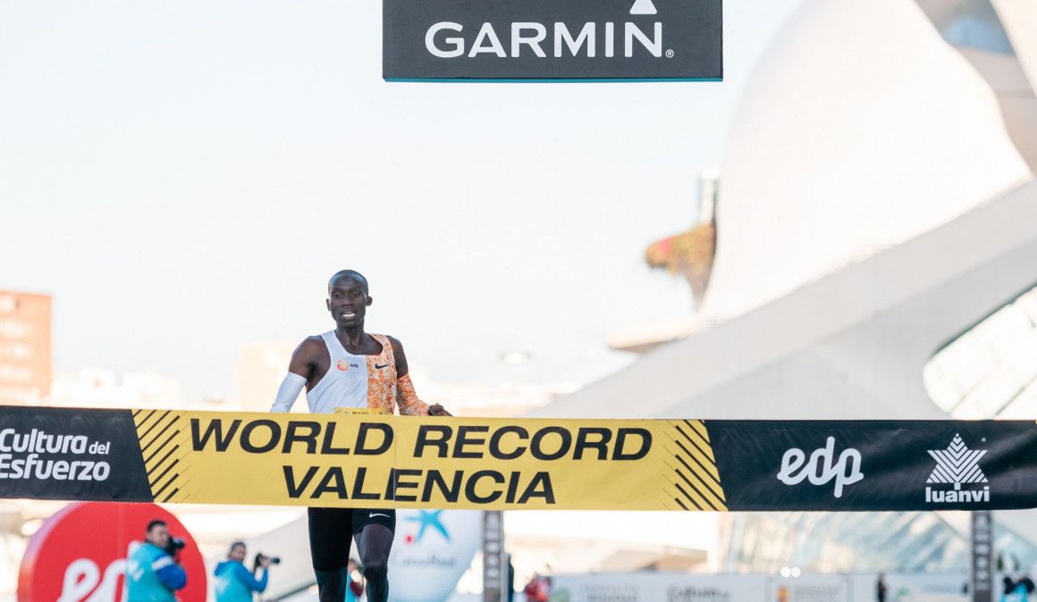 Cheptegei, nuevo plusmarquista mundial de 10 km | Sportmedia