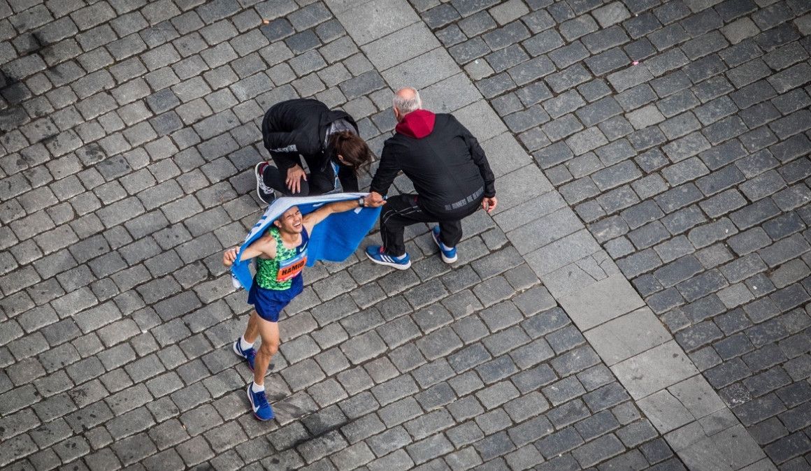 El atleta español Hamid Ben en el Maratón de Praga 2019 | runczech El atleta español Hamid Ben en el Maratón de Praga 2019 | runczech