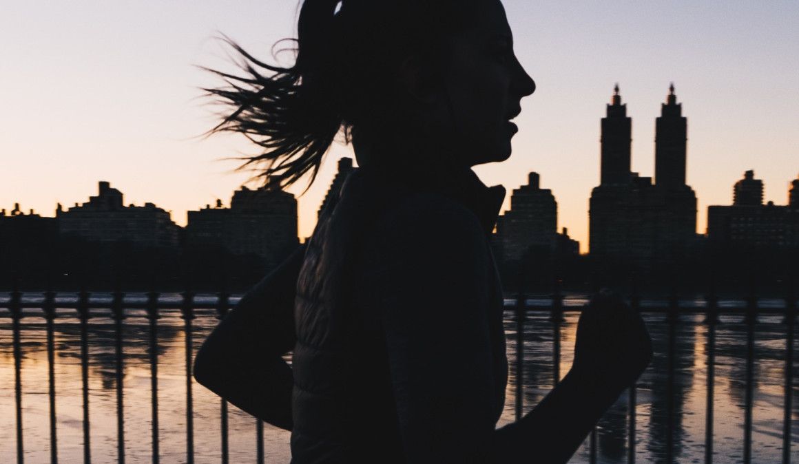 Una corredora en el Parque Central de Nueva York | Zac Ong