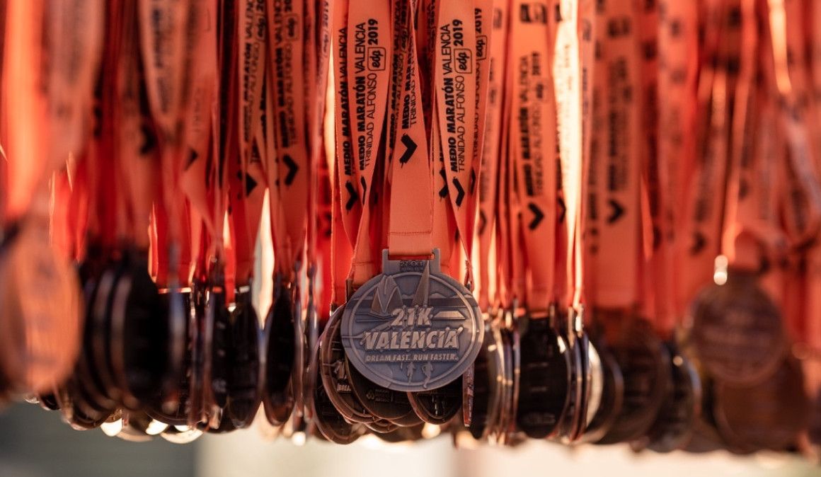 Medallas de finisher del Medio Maratón de Valencia Trinidad Alfonso EDP | Sportmedia