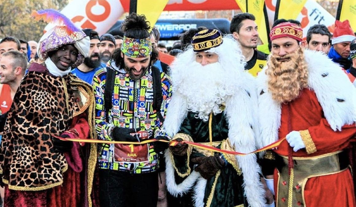 Una imagen de la salida de la Carrera Solidaria de Reyes | Organización